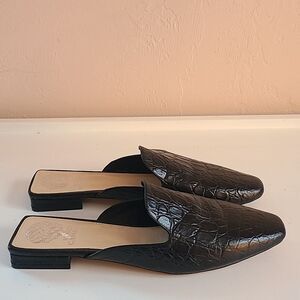 VINCE CAMUTO Zalina Black Croc Leather Mules Size M